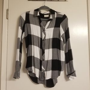 Thread & Supply Black & White Buffalo Plaid Button Down Flannel Shirt 100% Rayon
